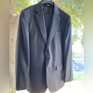 Jos. A. Bank Executive Collection 2-piece Black Slim Fit Suit 40L